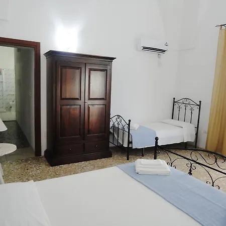 Antiche Stelle Salento לינה וארוחת בוקר 4*