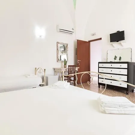 فندق مبيت وإفطار Antiche Stelle Salento سالفي